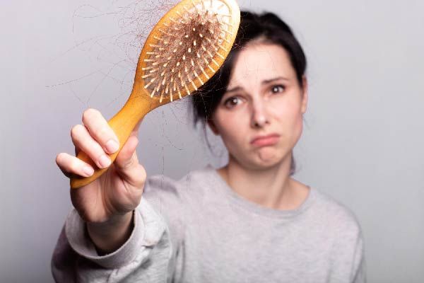 Warum fallen Haare aus?