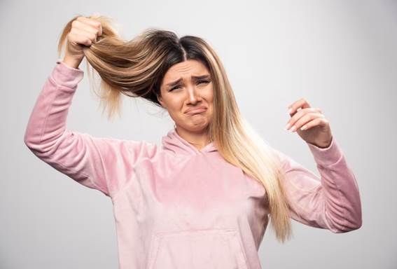 Welcher Zusammenhang besteht zwischen Herbst und Haarausfall?