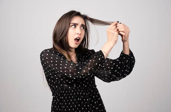 Warum verlieren junge Frauen ihre Haare?
