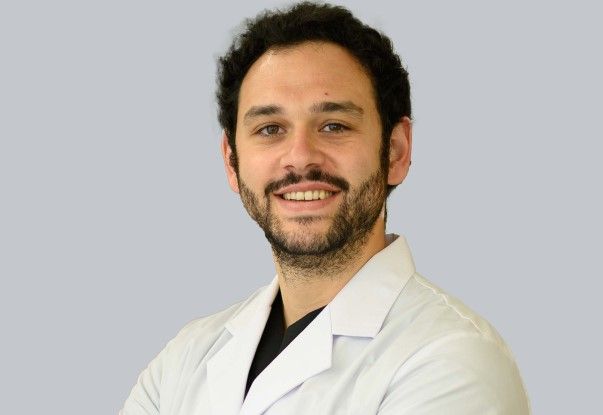 Dr. Nicolás de Vicente Haartransplantationsarzt