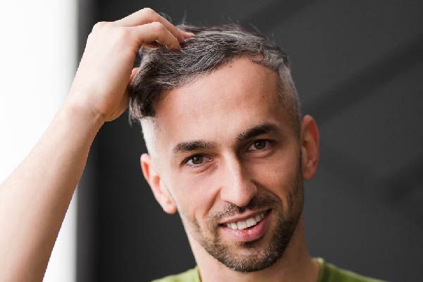 Behandlungen für fettiges Haar und Haarausfall