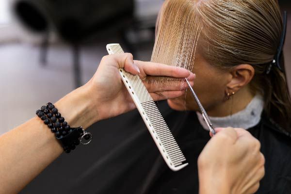 Wählen Sie den richtigen Haarschnitt